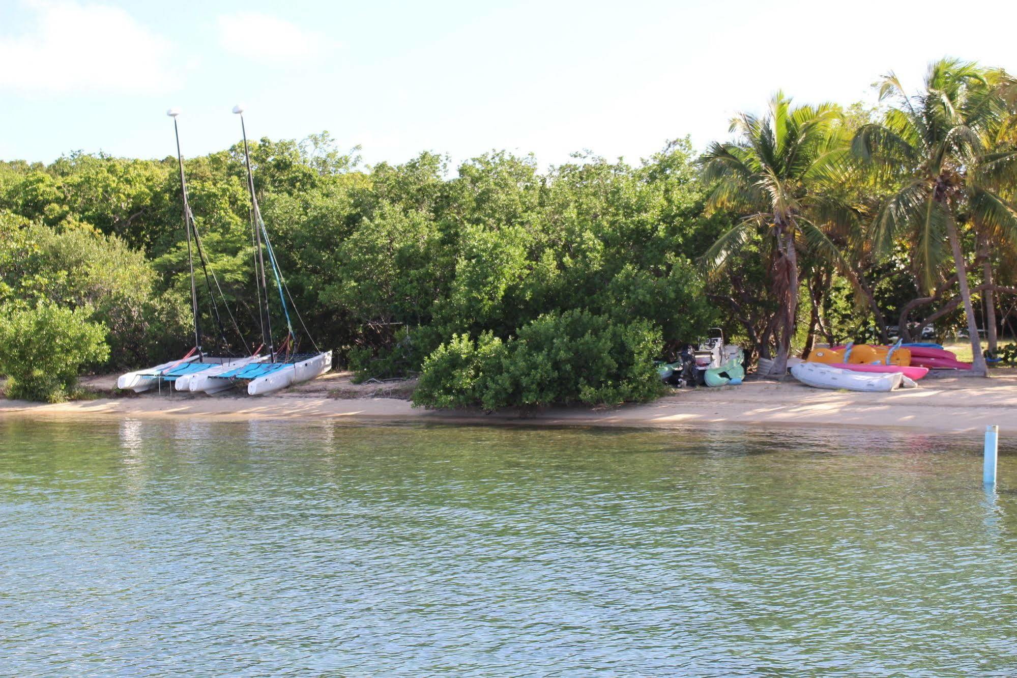 Beef Island Guest House Ngoại thất bức ảnh